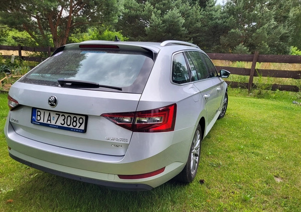 Skoda Superb cena 81900 przebieg: 203000, rok produkcji 2017 z Białystok małe 191